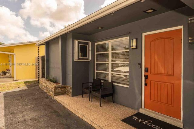 6680 NW 24th Pl, Sunrise, FL 33313