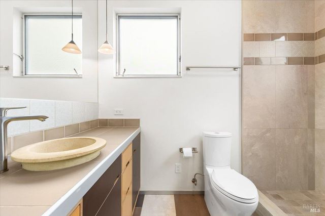 716 Keller Ct, Petaluma, CA 94952