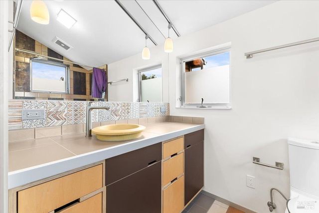 716 Keller Ct, Petaluma, CA 94952