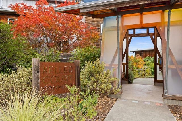 716 Keller Ct, Petaluma, CA 94952