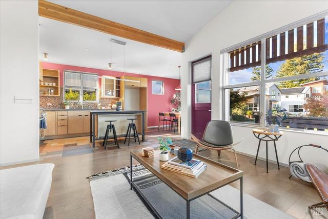 716 Keller Ct, Petaluma, CA 94952