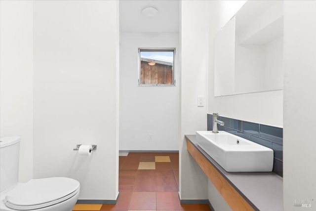 716 Keller Ct, Petaluma, CA 94952