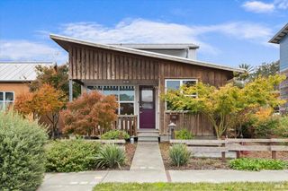 716 Keller Ct, Petaluma, CA 94952