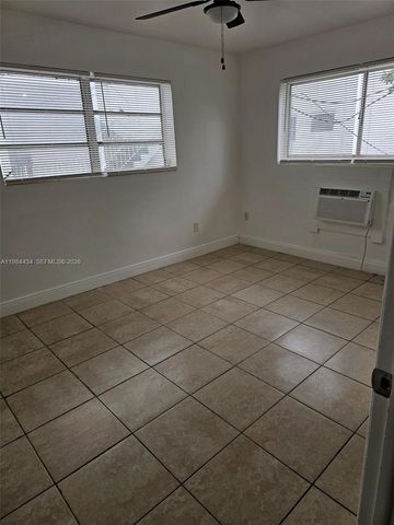 16851 NE 21st Ave 12, North Miami Beach, FL 33162