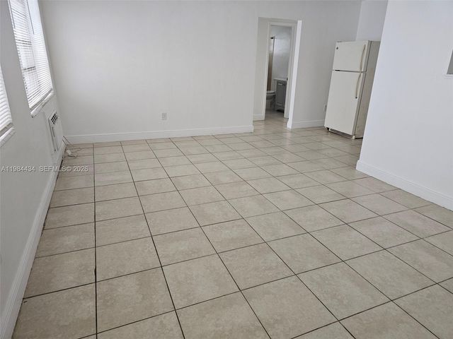 16851 NE 21st Ave 12, North Miami Beach, FL 33162