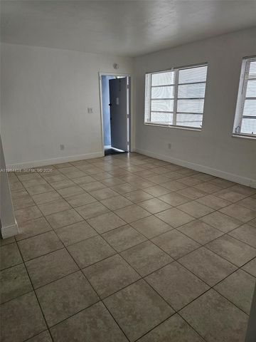 16851 NE 21st Ave 12, North Miami Beach, FL 33162