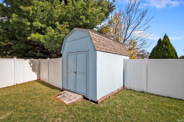 51414 Righter Lane, South Bend, IN 46628