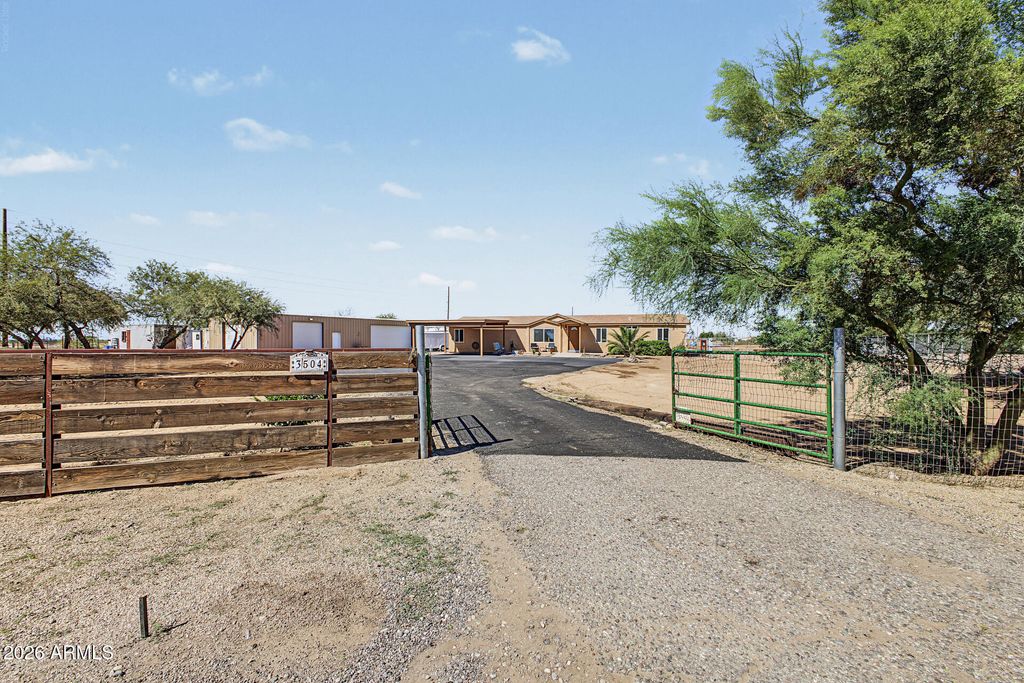3504 E TRIPLE CROWN Drive, San Tan Valley, AZ 85140 — photo 2