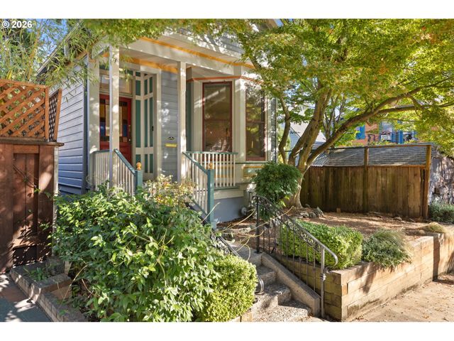 215 S GAINES St, Portland, OR 97239