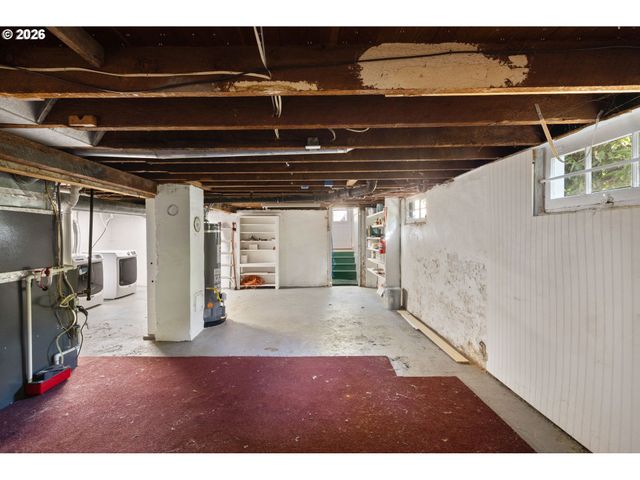 215 S GAINES St, Portland, OR 97239