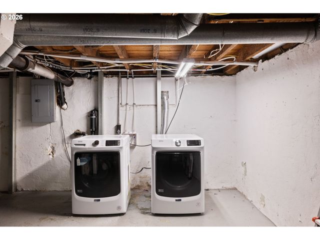 215 S GAINES St, Portland, OR 97239