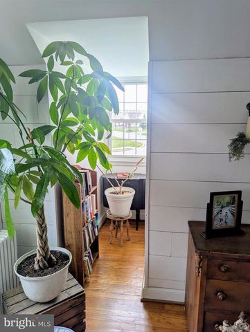 3 LOCUST LN, Womelsdorf, PA 19567