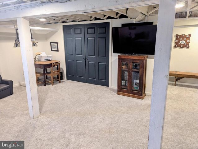 3 LOCUST LN, Womelsdorf, PA 19567