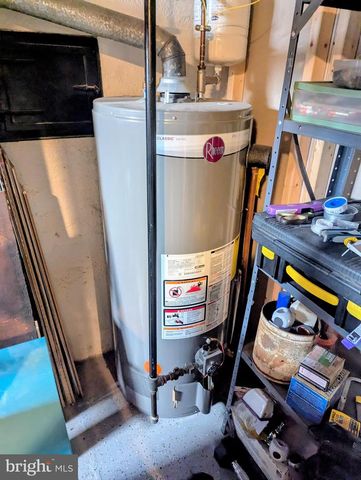 3 LOCUST LN, Womelsdorf, PA 19567