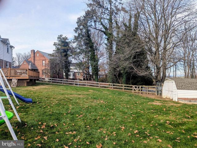 3 LOCUST LN, Womelsdorf, PA 19567