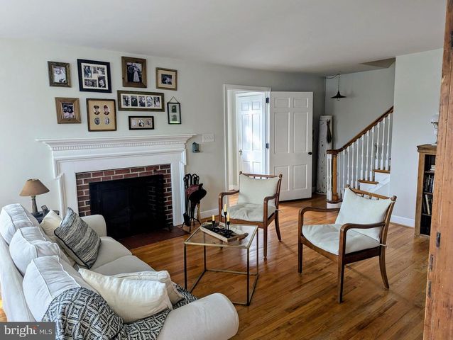 3 LOCUST LN, Womelsdorf, PA 19567