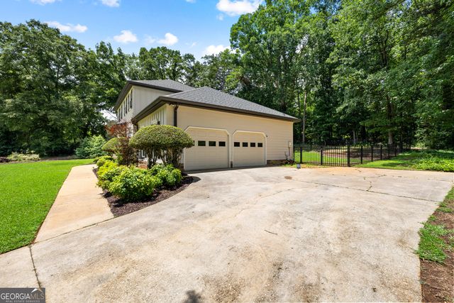 6 Canongate Trace, Sharpsburg, GA 30277