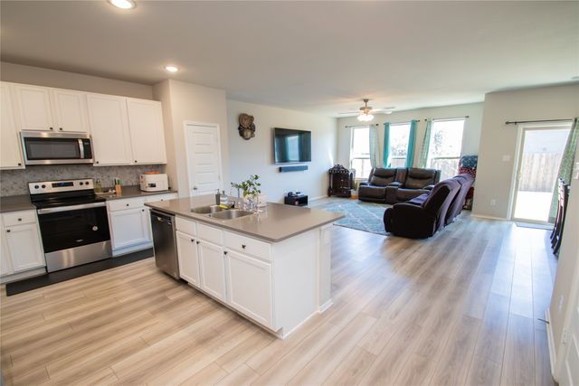 7800 Gangway Drive, Fort Worth, TX 76179