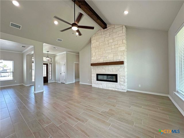 402 Juniper Drive, Troy, TX 76579