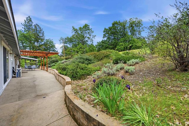 6169 Sweeney Rd, Somerset, CA 95684