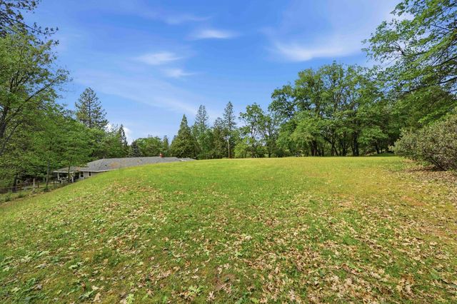 6169 Sweeney Rd, Somerset, CA 95684