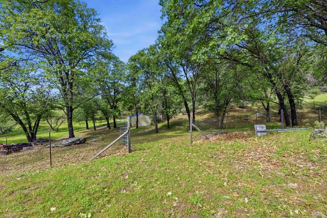 6169 Sweeney Rd, Somerset, CA 95684