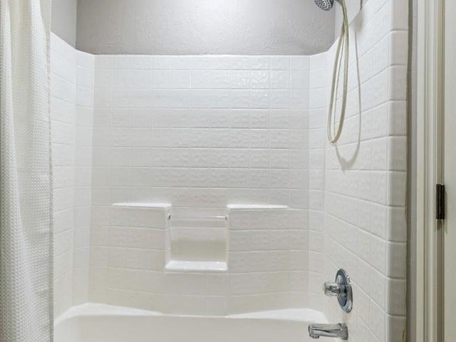 8108 SW Cherokee Ave, Lawton, OK 73505