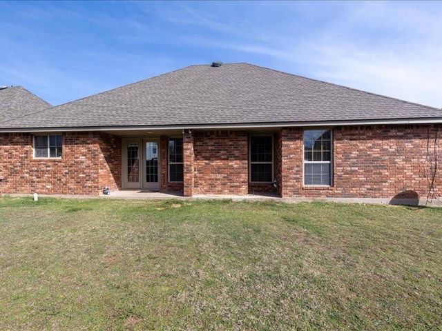 8108 SW Cherokee Ave, Lawton, OK 73505