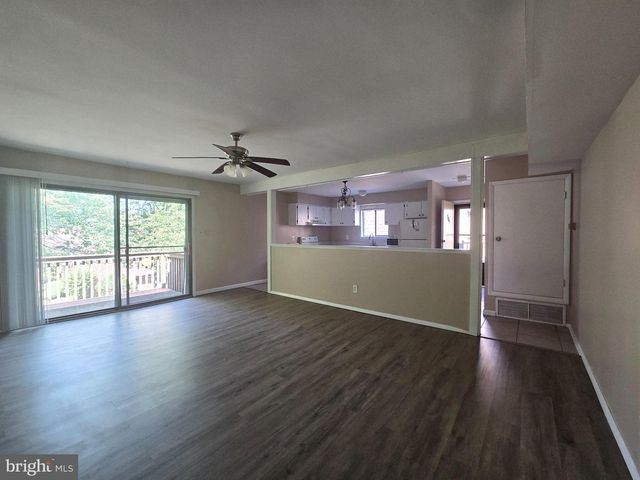 706 MEADOW WOODS LN, Lawrence Township, NJ 08648