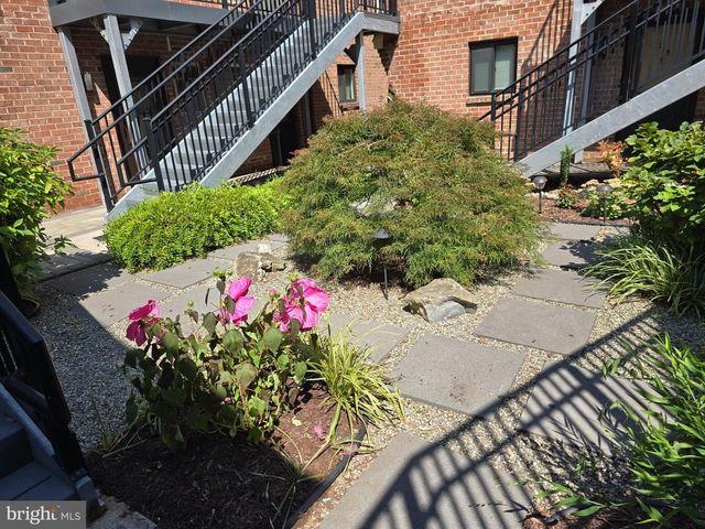 706 MEADOW WOODS LN, Lawrence Township, NJ 08648