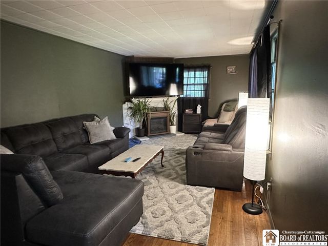 8515 Route 60, Pomfret, NY 14718