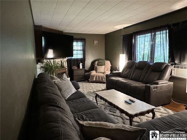 8515 Route 60, Pomfret, NY 14718