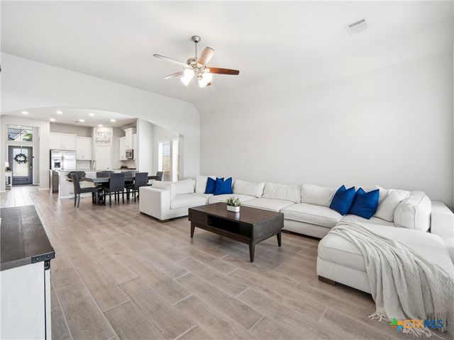 2122 Elysian Trail, San Antonio, TX 78253