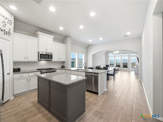 2122 Elysian Trail, San Antonio, TX 78253