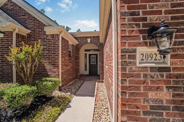 20923 Lake Park Trl Trail, Humble, TX 77346