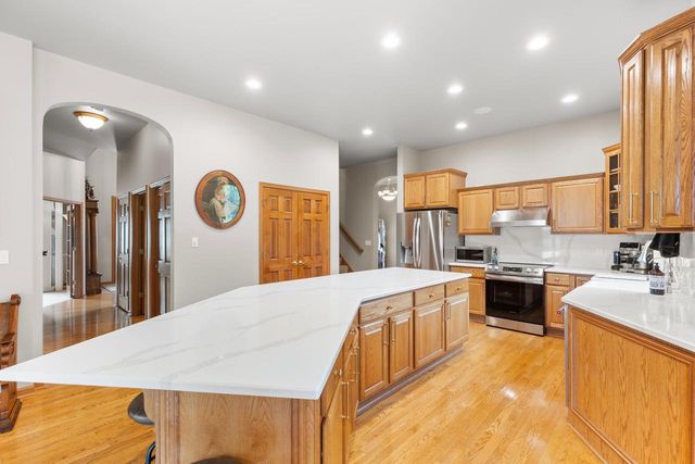 S91W31504 Grace TRAIL, Mukwonago, WI 53149