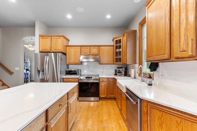 S91W31504 Grace TRAIL, Mukwonago, WI 53149