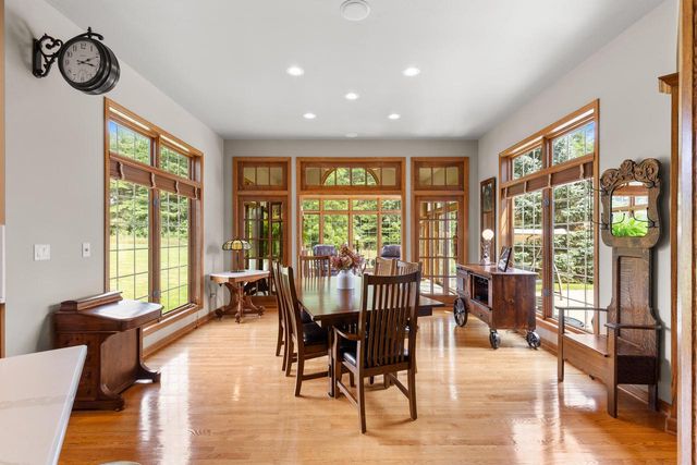 S91W31504 Grace TRAIL, Mukwonago, WI 53149