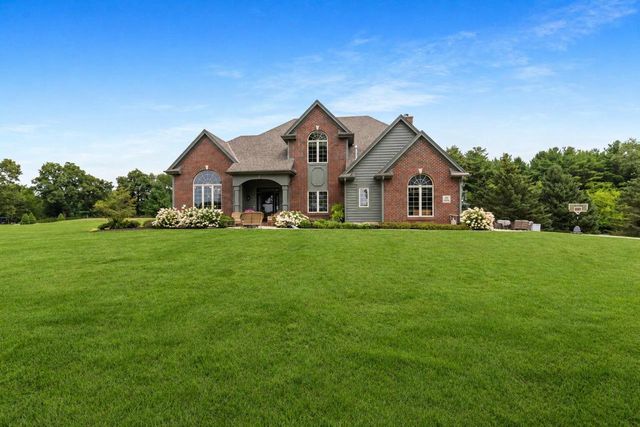 S91W31504 Grace TRAIL, Mukwonago, WI 53149