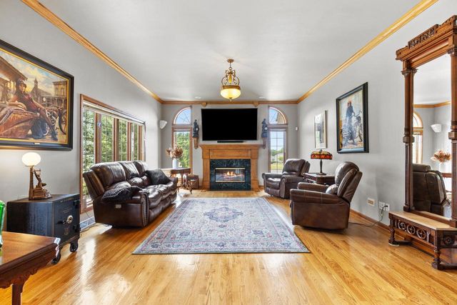 S91W31504 Grace TRAIL, Mukwonago, WI 53149