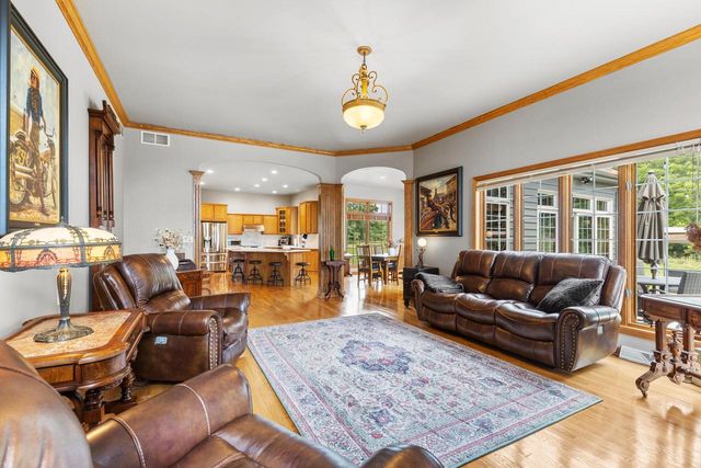 S91W31504 Grace TRAIL, Mukwonago, WI 53149