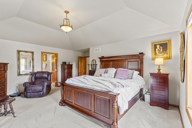 S91W31504 Grace TRAIL, Mukwonago, WI 53149