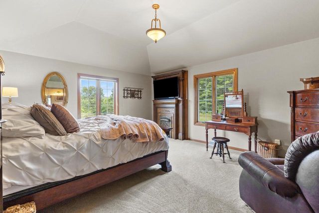 S91W31504 Grace TRAIL, Mukwonago, WI 53149