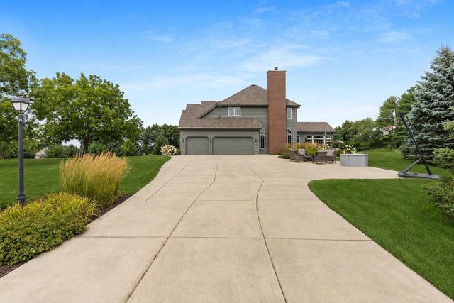 S91W31504 Grace TRAIL, Mukwonago, WI 53149