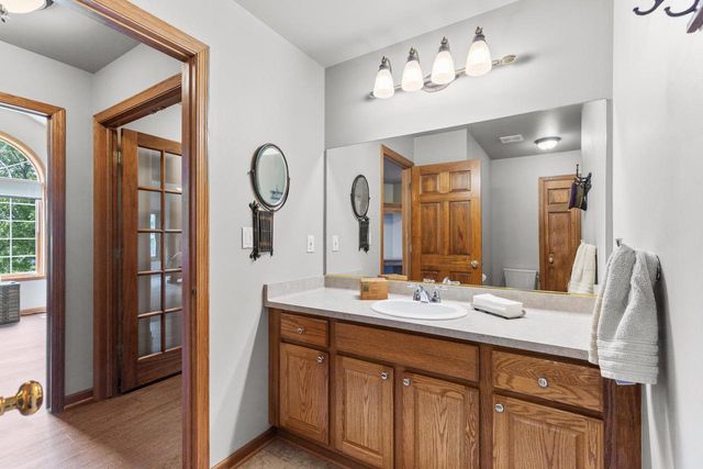 S91W31504 Grace TRAIL, Mukwonago, WI 53149