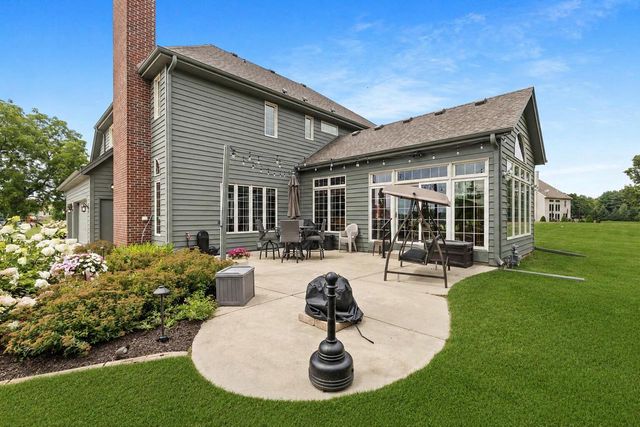 S91W31504 Grace TRAIL, Mukwonago, WI 53149