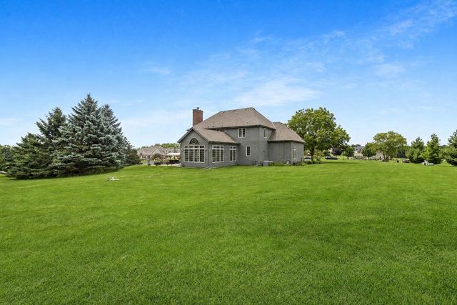 S91W31504 Grace TRAIL, Mukwonago, WI 53149