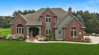 S91W31504 Grace TRAIL, Mukwonago, WI 53149
