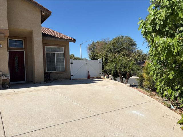 3390 Cambria Court, Riverside, CA 92501
