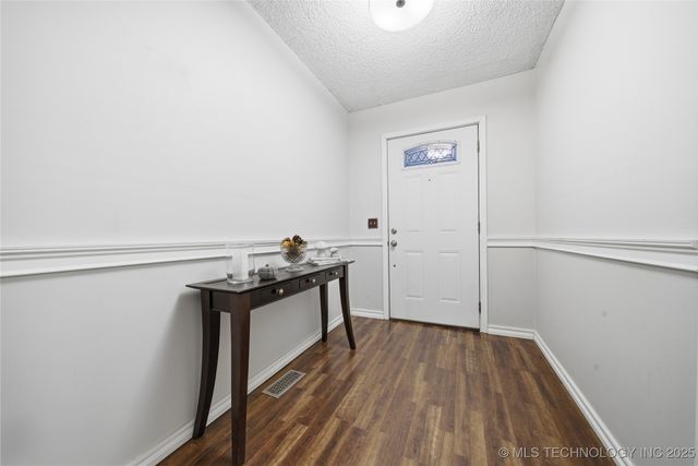 9427 S 70th Avenue E, Tulsa, OK 74133